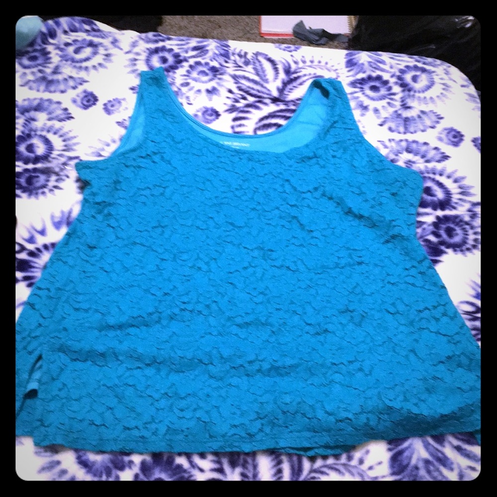 Sleeveless shirt
